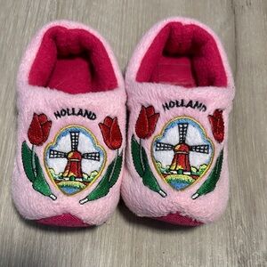 Holland Kids Pink Slippers